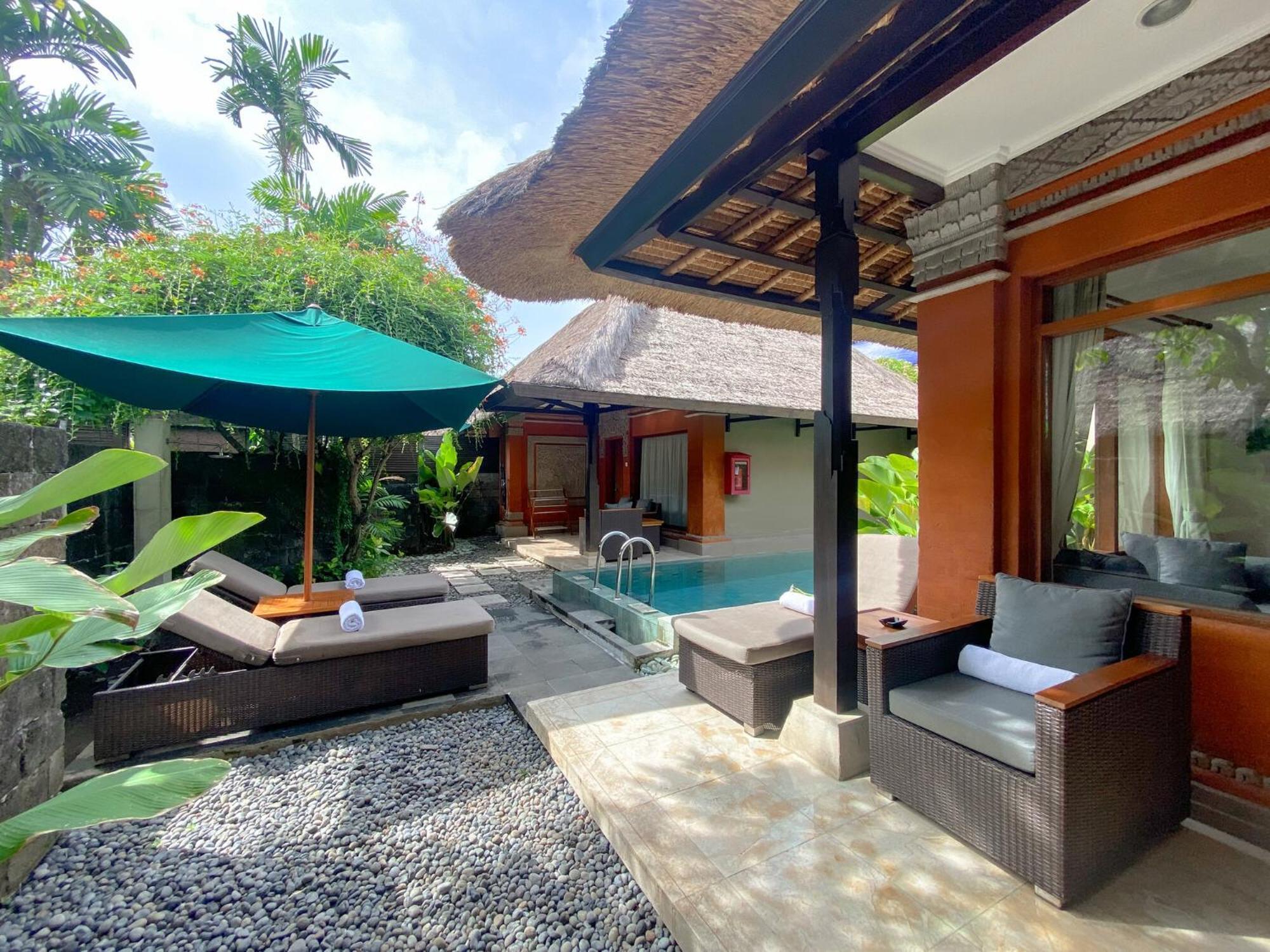 Legian Beach Hotel Экстерьер фото