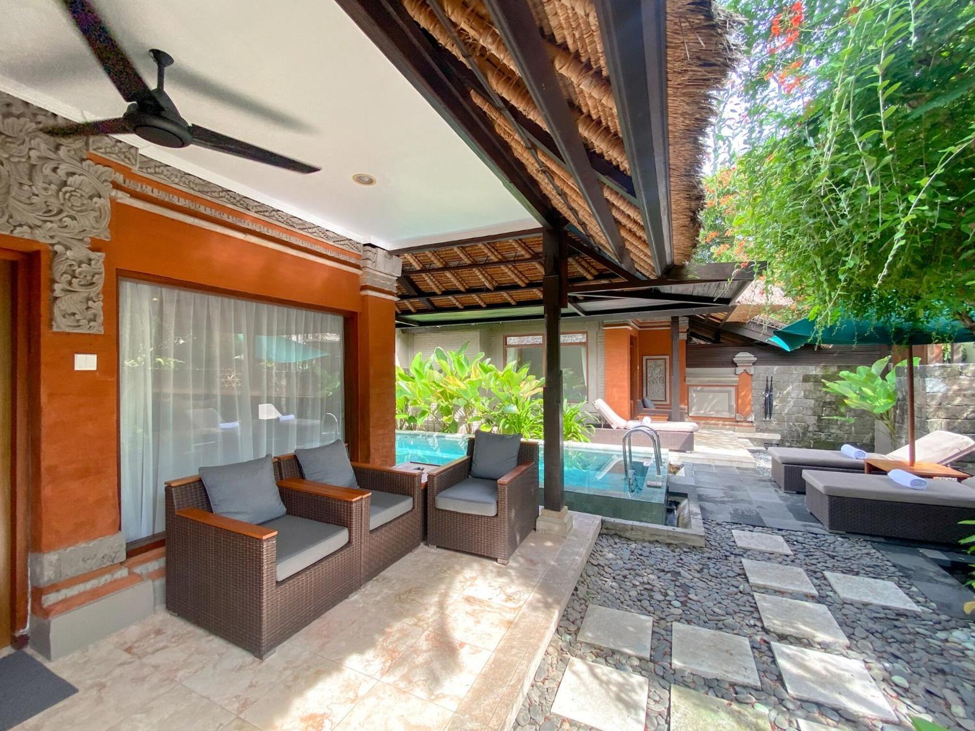 Legian Beach Hotel Экстерьер фото